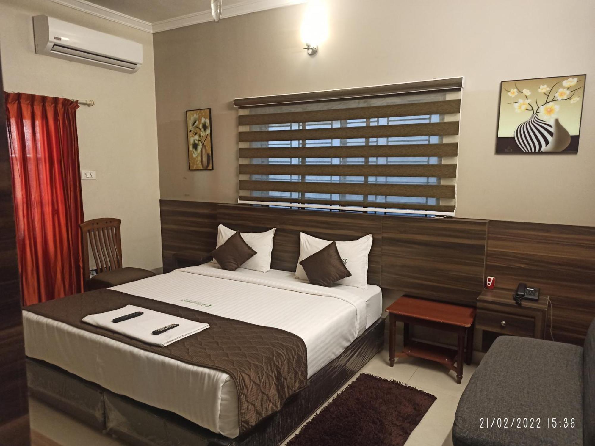 Hotel I-Way Residency Perungudi Ченнаї Номер фото